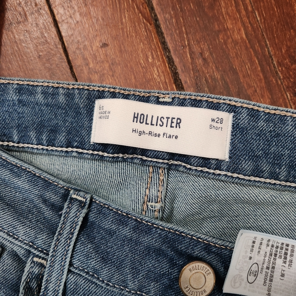 NWT Hollister High-Rise Medium Wash Flare Jeans – Size 6 Short (28W, 30” Inseam) - Picture 7 of 10